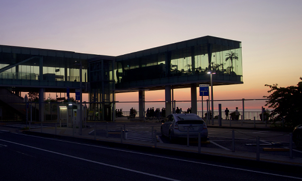 �i�q�����w