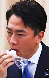 ���� �i���Y