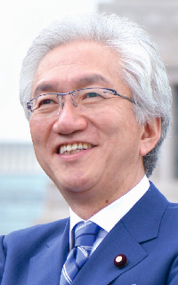 ���c ���i