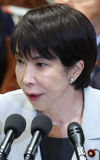 ���s ���c